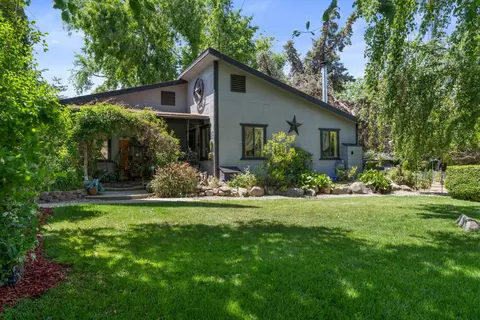 Exterior - 22428 Highline Rd, Tehachapi, CA 93561 photo 2 of 14