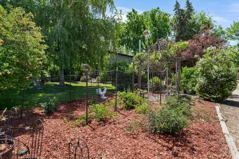 Exterior - 22428 Highline Rd, Tehachapi, CA 93561 photo 4 of 14