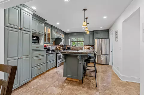 Kitchen - 21313 Carriage Dr, Tehachapi, CA 93561 photo 1 of 2