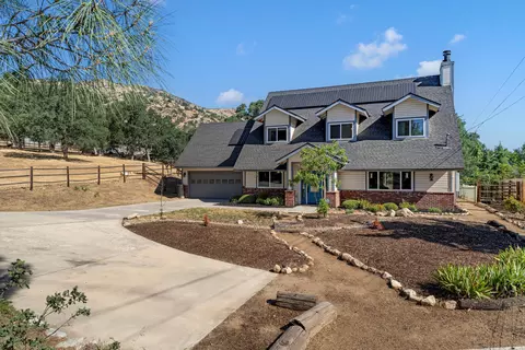 Exterior - 21313 Carriage Dr, Tehachapi, CA 93561 photo 4 of 11