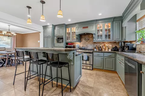 Kitchen - 21313 Carriage Dr, Tehachapi, CA 93561 photo 2 of 2