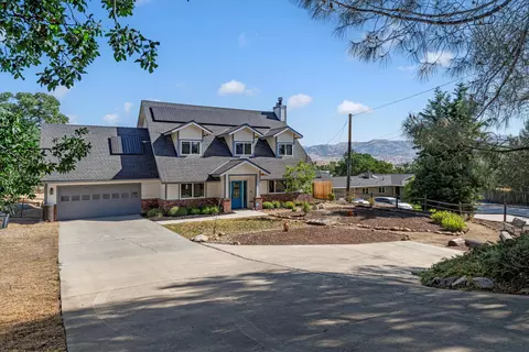 Exterior - 21313 Carriage Dr, Tehachapi, CA 93561 photo 2 of 11