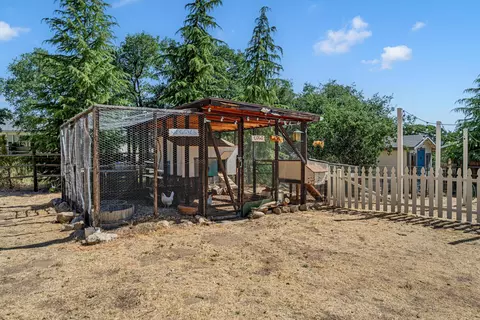 Exterior - 21313 Carriage Dr, Tehachapi, CA 93561 photo 7 of 11