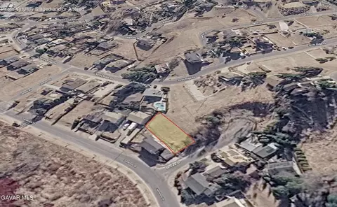 Denview Drive, Lake Elizabeth, CA 93532