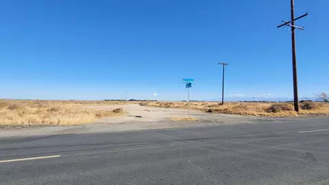 Ave B6 & 85th St W, Lancaster, CA 93536 photo 2