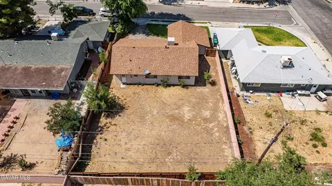 View/Area - 632 Oldfield St E, Lancaster, CA 93535 photo 2 of 6