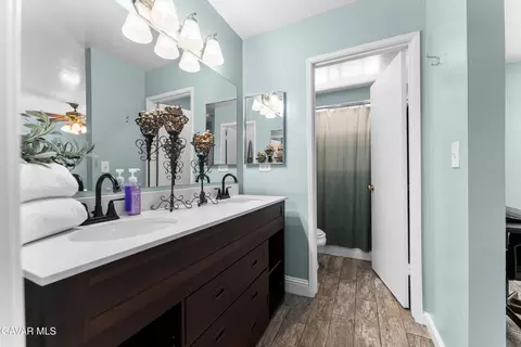 Bath - 18120 Bold Venture Dr, Tehachapi, CA 93561 photo 2 of 2