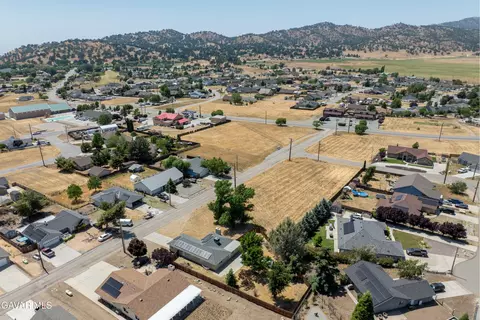 View/Area - 18120 Bold Venture Dr, Tehachapi, CA 93561 photo 7 of 7
