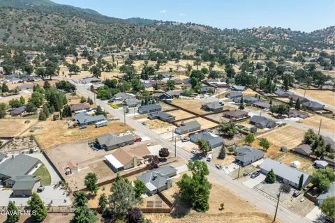 View/Area - 18120 Bold Venture Dr, Tehachapi, CA 93561 photo 6 of 7