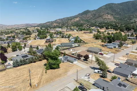 View/Area - 18120 Bold Venture Dr, Tehachapi, CA 93561 photo 1 of 7