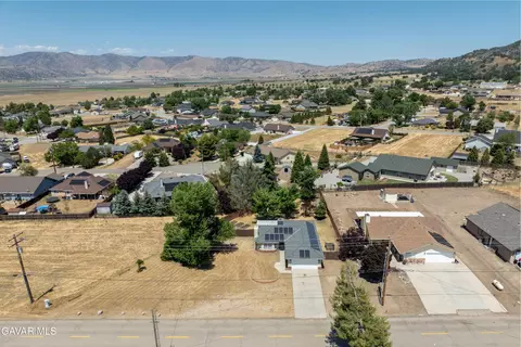 View/Area - 18120 Bold Venture Dr, Tehachapi, CA 93561 photo 2 of 7
