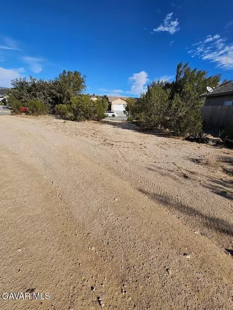 2768 Encina Ave, Mojave, CA 93501 photo 6