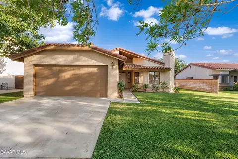 1064 Ave J6 E, Lancaster, CA 93535