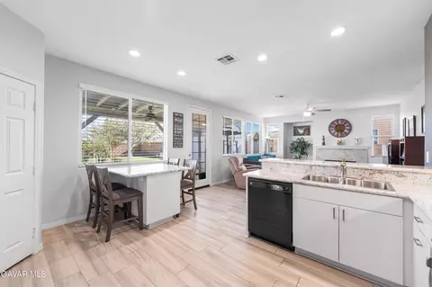 Kitchen - 4604 Trojan Ct, Lancaster, CA 93536 photo 6 of 6