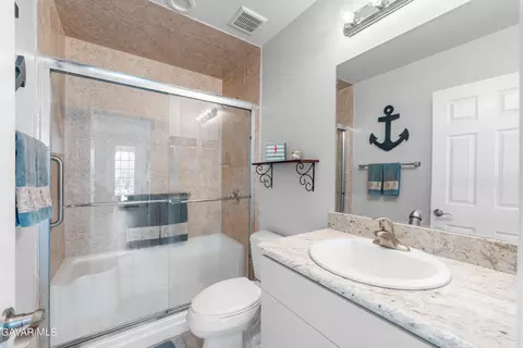 Bath - 4604 Trojan Ct, Lancaster, CA 93536 photo 1 of 4