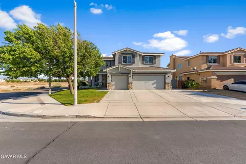 Exterior - 4604 Trojan Ct, Lancaster, CA 93536 photo 5 of 16
