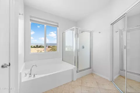 Bath - 4604 Trojan Ct, Lancaster, CA 93536 photo 3 of 4