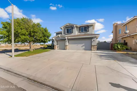Exterior - 4604 Trojan Ct, Lancaster, CA 93536 photo 4 of 16
