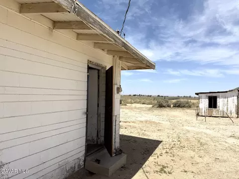Exterior - 46400 120th St E, Lancaster, CA 93535 photo 5 of 5