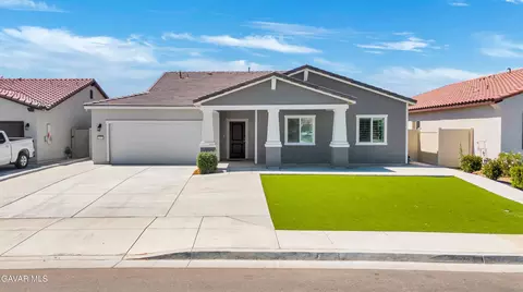 10305 Yukon River Ave, Bakersfield, CA 93311