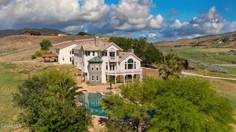 9250 Elizabeth Lake Rd, Leona Valley, CA 93551