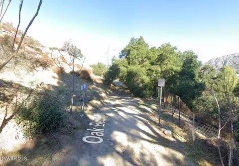 9646 Oak Bend Dr, Tujunga, CA 91042 photo 2