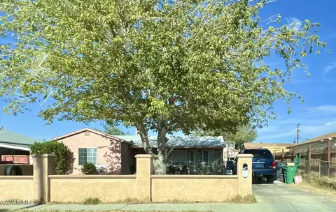 45040 Redwood Ave, Lancaster, CA 93534