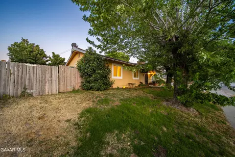 Exterior - 500 Oakwood St, Tehachapi, CA 93561 photo 2 of 6