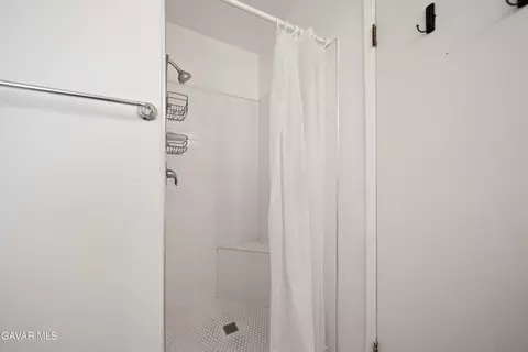 Bath - 500 Oakwood St, Tehachapi, CA 93561 photo 3 of 3