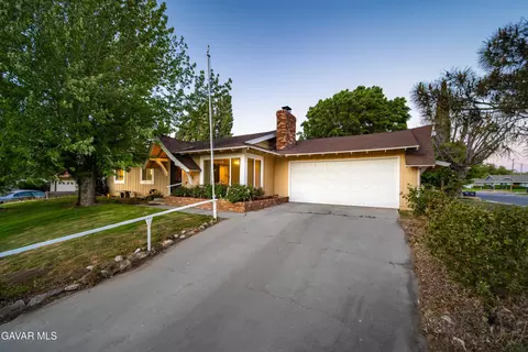 500 Oakwood St, Tehachapi, CA 93561