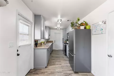 Entry Way - 44049 Elm Ave, Lancaster, CA 93534 photo 1 of 1