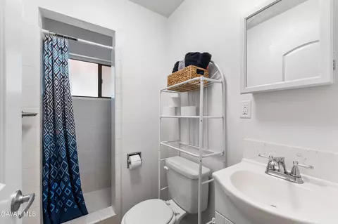 Bath - 44049 Elm Ave, Lancaster, CA 93534 photo 2 of 2