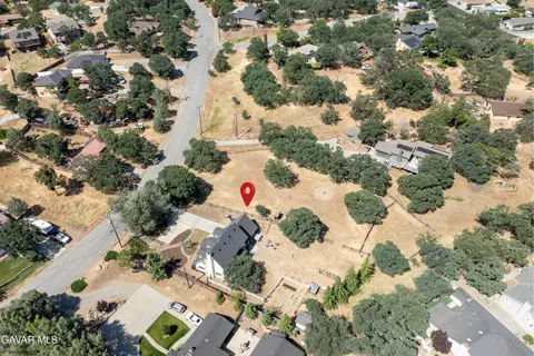 21317 Carriage Dr, Tehachapi, CA 93561 photo 3