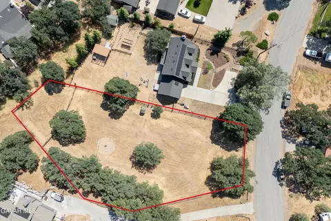 21317 Carriage Dr, Tehachapi, CA 93561