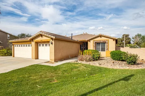 39356 Nicole Dr, Palmdale, CA 93551