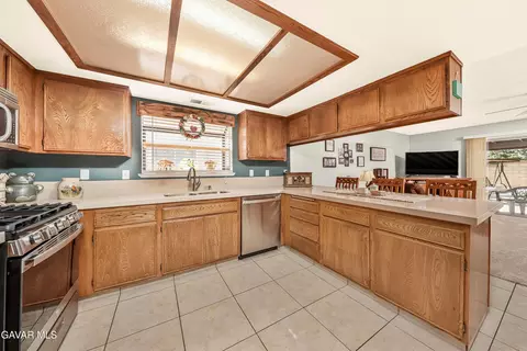 1037 Herzel Ave, Lancaster, CA 93535 photo 10