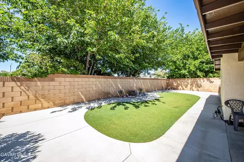 1037 Herzel Ave, Lancaster, CA 93535 photo 27