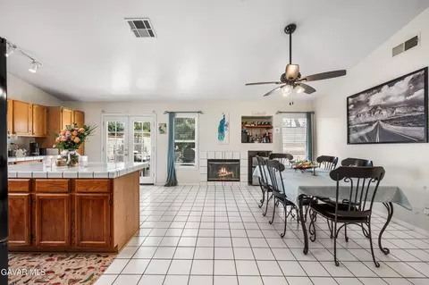 3038 Kaylyn St, Lancaster, CA 93535 photo 5