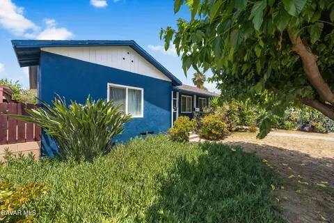 1323 6th St W, Pomona, CA 91766