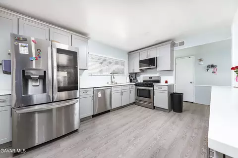 38847 E 2nd Street St E, Palmdale, CA 93550 photo 4