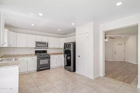 45722 Palm Ln, Lancaster, CA 93535 photo 9