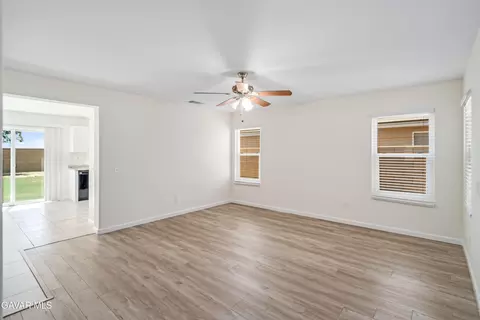 45722 Palm Ln, Lancaster, CA 93535 photo 5