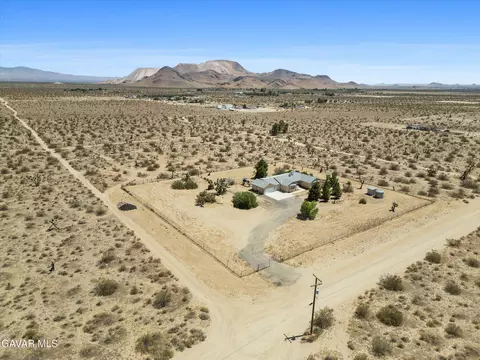 4961 Montiverde Rd, Mojave, CA 93501 photo 6