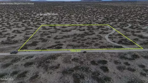 195 Th St E, Palmdale, CA 93591