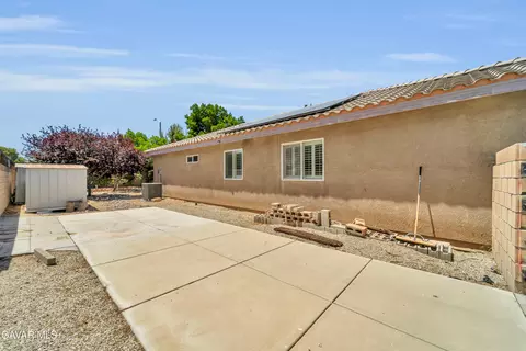 Exterior - 43627 Rialto Dr, Lancaster, CA 93535 photo 9 of 9