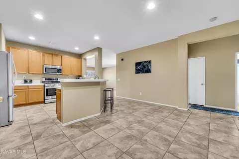Kitchen - 43627 Rialto Dr, Lancaster, CA 93535 photo 1 of 2