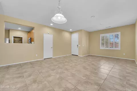 Living - 43627 Rialto Dr, Lancaster, CA 93535 photo 1 of 3