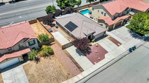 View/Area - 43627 Rialto Dr, Lancaster, CA 93535 photo 2 of 5