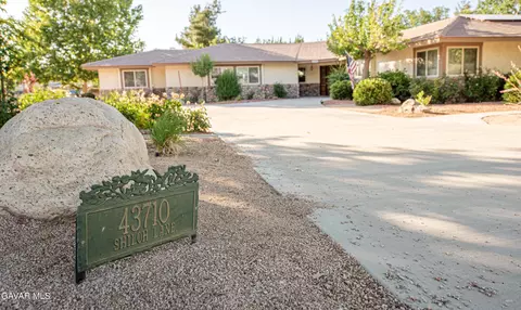43710 Shiloh Ln, Lancaster, CA 93535