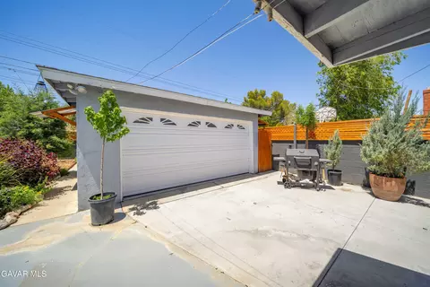 Exterior - 44055 Elm Ave, Lancaster, CA 93534 photo 10 of 10
